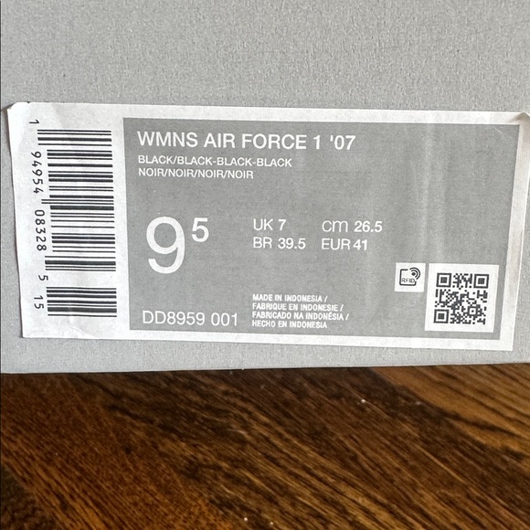 Nike women’s Air Force 1, size 9.5. Worn once, never outside. In original box. - Picture 5 of 5